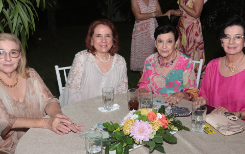 Beatriz Huerta, Shara Vidal, Annie de Heinert y Lady de Orellana.