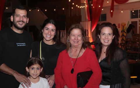 Gianmarco Iannuzzelli, Gabriela Alcívar de Iannuzzelli, Camelita Crespo, Gioconda Torres y Giselle Akel.