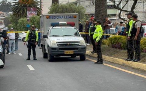 El cadáver fue trasladado a la morgue para que se realice los trámites legales correspondientes.