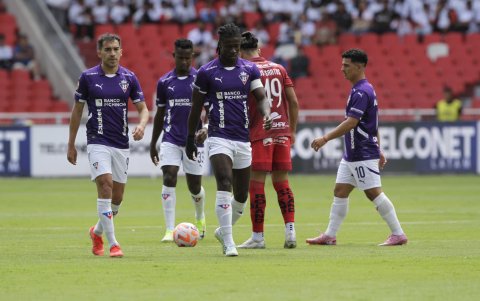 Liga de Quito se encuentra  peleando cabeza a cabeza con los del Valle por el título nacional.