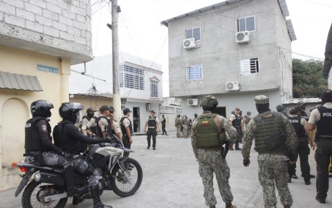 Militares y policías reforzarán los operativos durante el estado de excepción.