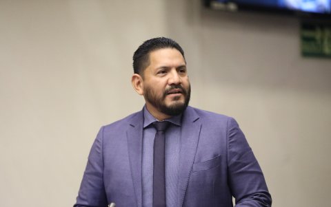 El legislador del PSC Otto Vera anunció le apoyo a la reforma en su intervención ante el Pleno de la Asamblea.