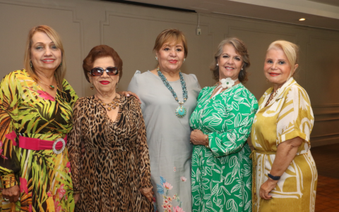 Lourdes de Zúñiga, Nancy de la Vela, Edith de Triviño, Lupe de Vicuña y Mariana de Jorgge.