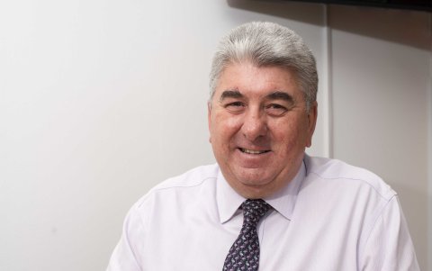 Campbell señala que Ecuador será su último destino, pues tras dejar el cargo planea jubilarse del servicio diplomático.