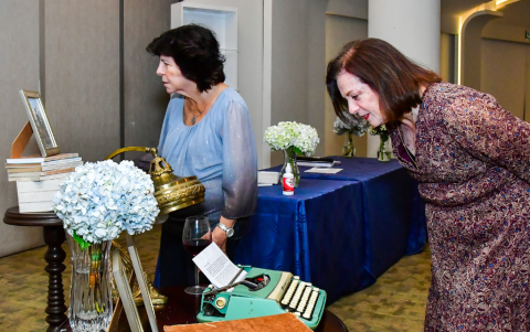 Laura Gómez y Beatriz Nevárez.