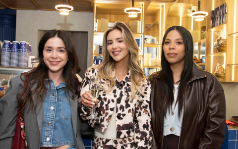 Doménica Febres Cordero, Ángela Guerrero y Daniela Faneite.