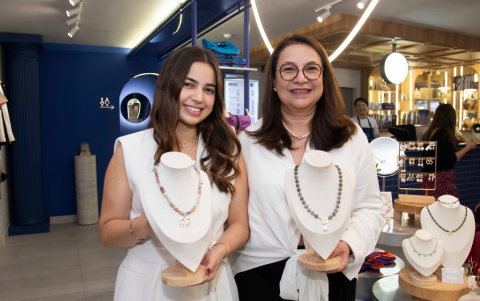 Isabella Moscoso y Rocío Matovalle.