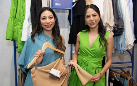 Karol y Karen Díaz.