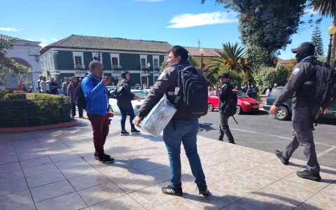 Entre las evidencias que se llevaron de la municipalidad se encuentran computadores.