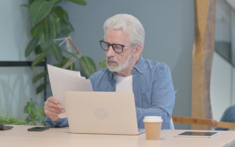 Si una persona no registra correctamente su salida laboral, el sistema rechazará la solicitud de jubilación