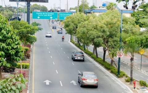 La calle está cerca a la Universidad Estatal de Guayaquil.
