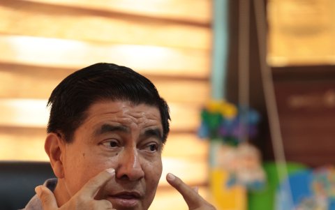 Cañizares también es máster en Gerencia en Salud para el Desarrollo Local. En 1988 fundó la Clínica San Francisco en Daule. Fue concejal y jefe político de Daule en los años 2014 y 2015.