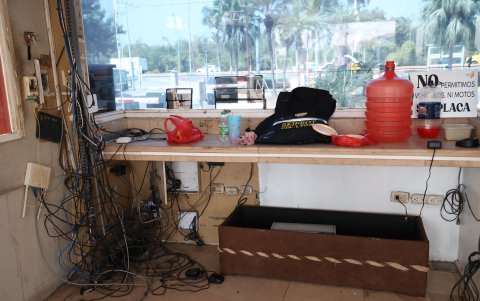 La ausencia de guardias al ingreso de la urbanización Málaga 2 desconcertó a los residentes, quienes desconocían el motivo.