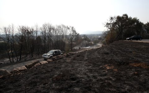 El fuego declarado en la localidad leonesa de Yeres y que ha afectado al espacio natural de Las Médulas.