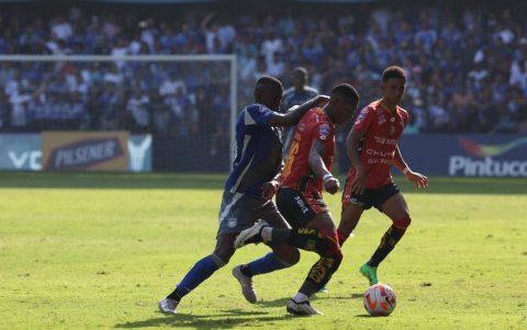 Emelec empató 1-1 ante Deportivo Cuenca.