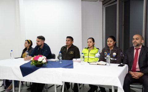 La Policía cita a los líderes comunitarios para darles indicaciones de autoprotección. Las charlas son semanales.