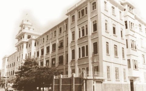 La antigua edificación en el centro de Guayaquil, ubicada en Tomás Martínez y Baquerizo Moreno, es una de las más recordadas.