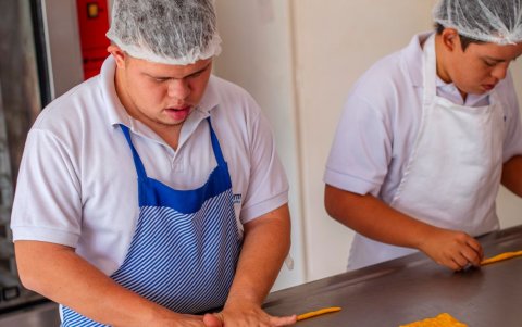 FASINARM recaudará fondos para programas educativos que benefician a 300 estudiantes y sus familias.