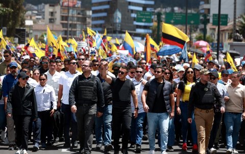 El presidente Daniel Noboa encabezó una marcha en Quito contra la Corte Constitucional el pasado 12 de agosto de 2025.