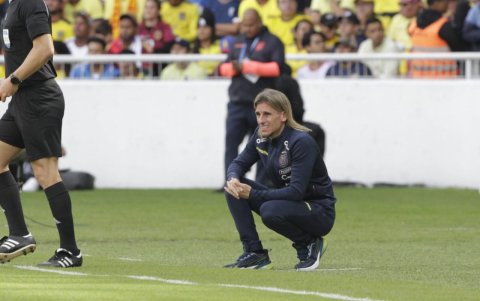 El entrenador de la selección nacional pone la mirada en los duelos finales de las Eliminatorias ante Paraguay y Argentina