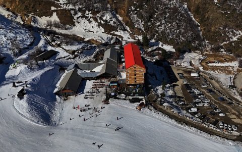 Vista aérea del Centro de Cielo Nevados de Chillán en la provincia de Ñuble, Chile, el 11 de julio de 2025.
