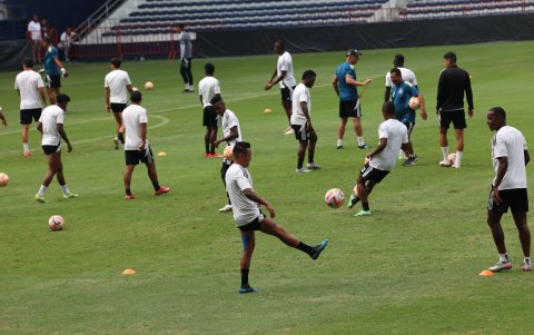 Christian Cueva es titular fijo en Emelec.
