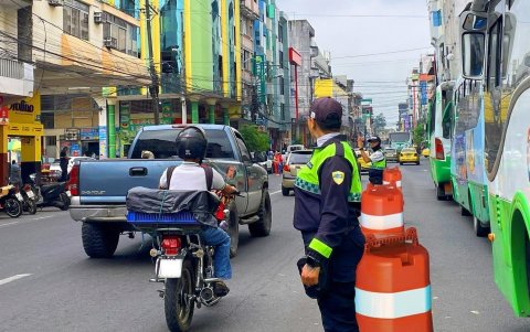 Acción. Elementos de la Policía son los encargados de hacer prevalecer la ordenanza.