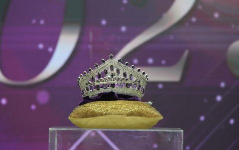 La corona diseñada por Jonathan Tello.