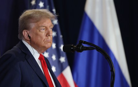 Trump fue muy breve en su rueda de prensa