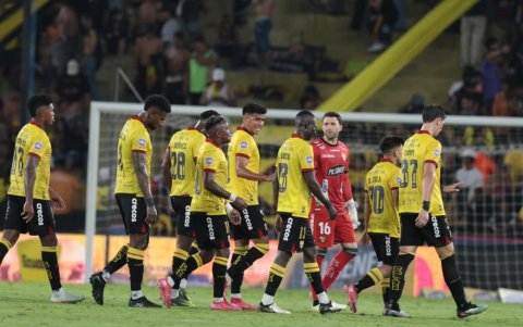 Barcelona SC en la fecha 25 de LigaPro jugó ante Macará.