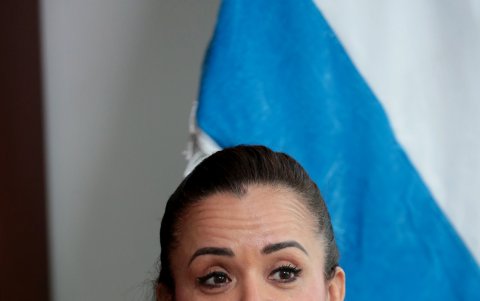 La prefecta considera que la forma de comunicarse del alcalde Álvarez no es la adecuada.