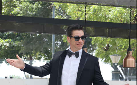 Suma más de 150 mil seguidores en Instagram y TikTok.