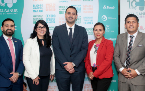 Emilio Coppiano, Esperanza Garcés, Eliot Ordoñez, Moraima Seminario y Alex Asanza.