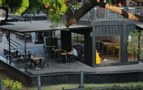 Escenario. En la zona hay un coworking y contados locales que sí se encuentran atendiendo.