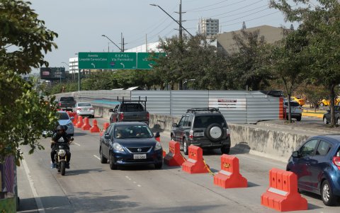 La Prefectura había dado cinco días al Municipio para retirar las planchas de zinc; el plazo venció el 19 de agosto.