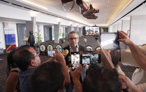 Jacinto Monserrate en rueda de prensa.