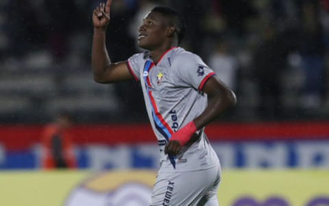 Marcos Olmedo vistió la camiseta de El Nacional, Aucas y Mushuc Runa.