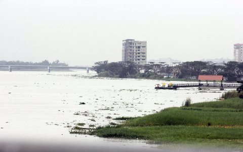 Uno de los principales problemas del río Guayas es la contaminación en sus sedimentos.