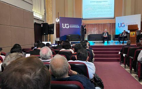 Foro celebrado en la Universidad de Guayaquil