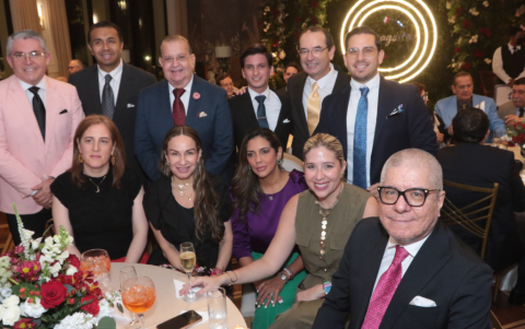 Andrés Gutiérrez, Edison Quezada, Jorge Villacreses, Ángel Zambrano, Juan Carlos Cassinelli, José Ernesto Villacreses, Edurne Quincoces, Claudia Ugarte, Paola Orellana, Giuliana Bacigalupo y Vito Muñoz.
