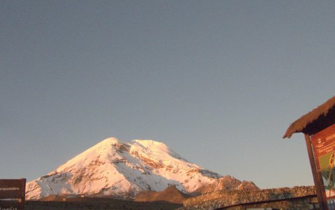 Turistas denuncian cobro ilegal en Chimborazo pese a que el ingreso es gratuito.