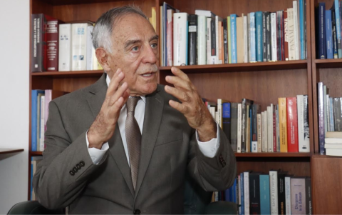 Durante la alcaldía de Paco Moncayo se concretó la reubicación de los comerciantes informales, que ocupaban las calles del Centro. En el 2017 corrió por las elecciones presidenciales.