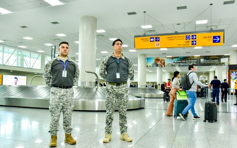 Mercancía de alto valor fue incautada por técnicos aduaneros en el Aeropuerto José Joaquín de Olmedo.