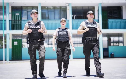 Para reforzar estas acciones, se han destinado 986 patrulleros, 1.345 motocicletas, 2.954 radios, 3.728 vallas y 1.540 conos.