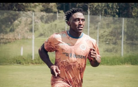 Roberto La Tuka Ordóñez, jugador del Cuenca Jr. donde es el goleador.