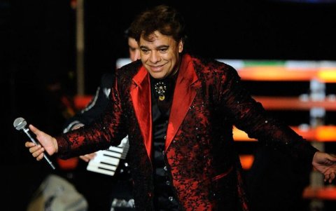 El ‘Divo de Juárez’ revive en Netflix con un documental íntimo sobre su vida y legado.