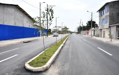 Las calles de Machala lucen vacías tras los ataques armados que dejaron seis muertos en menos de 30 minutos. El miedo obliga a los ciudadanos a refugiarse en sus casas.