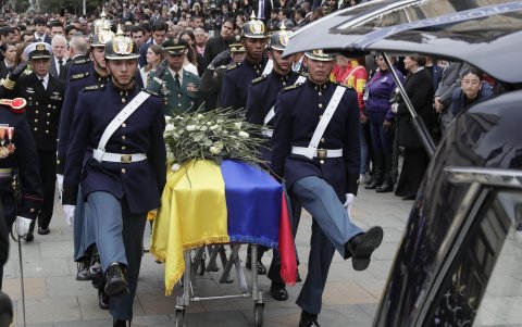 Fotografía del sepelio del senador y precandidato presidencial colombiano Miguel Uribe Turbay.
