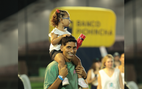 José Francisco Cevallos y la pequeña Sienna.