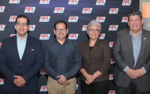 Christian Valle, Pablo Salazar, Ana Buenaño y Jorge Vaca.